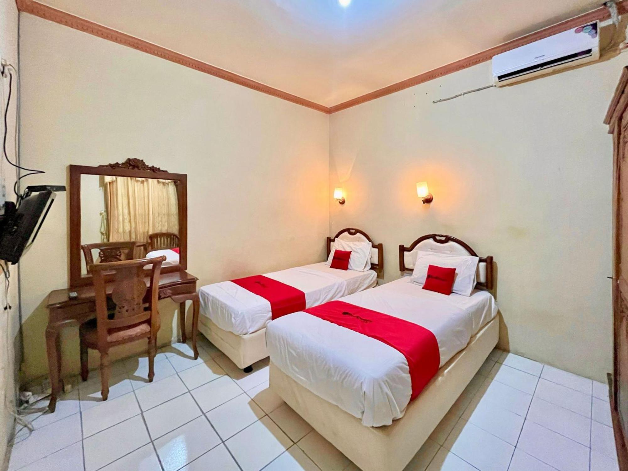 Reddoorz At Hotel Madani Syariah Lempuyangan Yogyakarta Extérieur photo